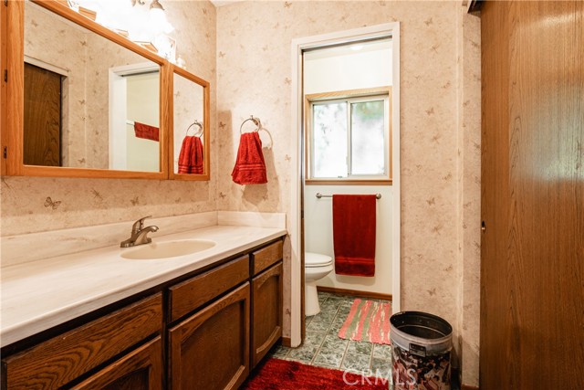 5535 Charlotte Lane, Jurupa Valley CA: https://media.crmls.org/medias/e8708fd8-beac-4fc6-af0f-dce46f9ab3a2.jpg