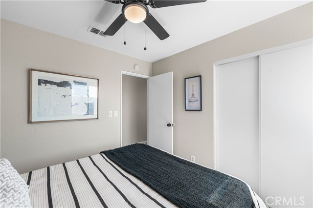 1472 Bedford Avenue, Rosamond CA: https://media.crmls.org/medias/e871297f-ba76-458a-b681-d6a45089193d.jpg