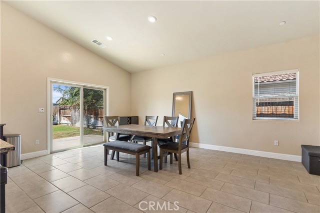 Detail Gallery Image 17 of 30 For 5913 Blue Spruce Ave, Bakersfield,  CA 93313 - 4 Beds | 2 Baths