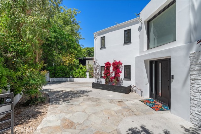 7670 Woodrow Wilson Drive, Los Angeles CA: https://media.crmls.org/medias/e871ca86-53b6-4699-ba8a-ad01646079f5.jpg