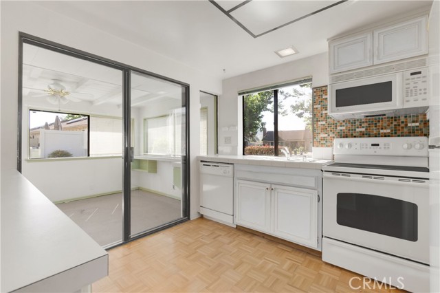 Detail Gallery Image 8 of 45 For 17306 Village 17, Camarillo,  CA 93012 - 2 Beds | 2 Baths