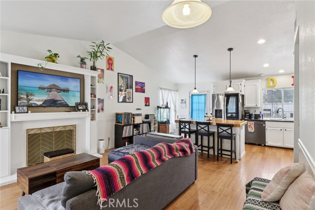 Detail Gallery Image 5 of 36 For 6336 N Redwood, San Bernardino,  CA 92407 - 4 Beds | 2 Baths