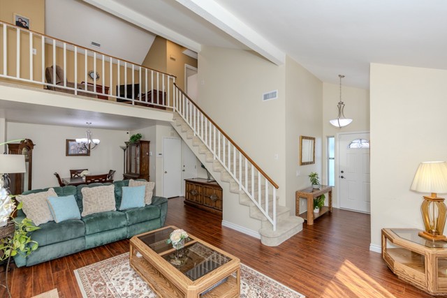 8437 E Amberwood Street, Anaheim Hills CA: https://media.crmls.org/medias/e8727063-a835-4c25-856b-d25b2d7be218.jpg