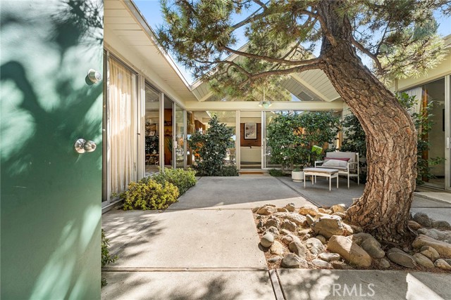 Detail Gallery Image 4 of 56 For 1074 N Granada, Orange,  CA 92869 - 5 Beds | 2 Baths