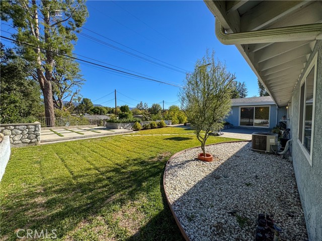 Detail Gallery Image 20 of 27 For 12162 Bradford, Granada Hills,  CA 91344 - 3 Beds | 2/1 Baths