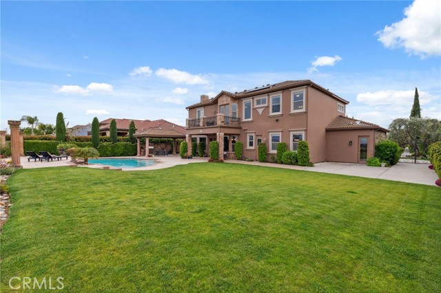 Detail Gallery Image 9 of 61 For 4918 W Bluff, Fresno,  CA 93722 - 5 Beds | 3/1 Baths