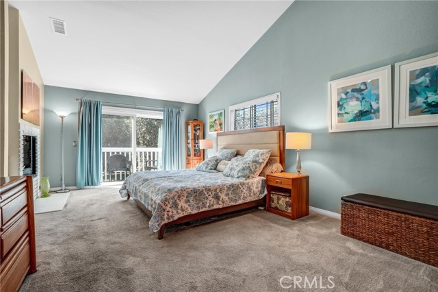 Detail Gallery Image 17 of 40 For 6073 Loynes #32,  Long Beach,  CA 90803 - 3 Beds | 3 Baths