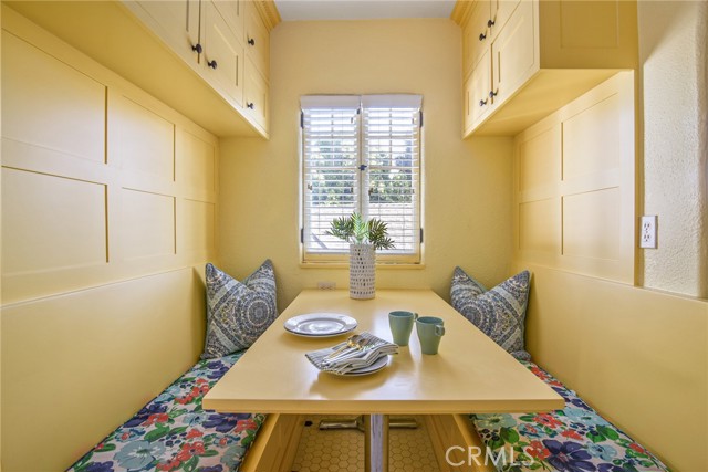 Detail Gallery Image 15 of 38 For 8246 4th St, Los Angeles,  CA 90048 - 2 Beds | 2 Baths