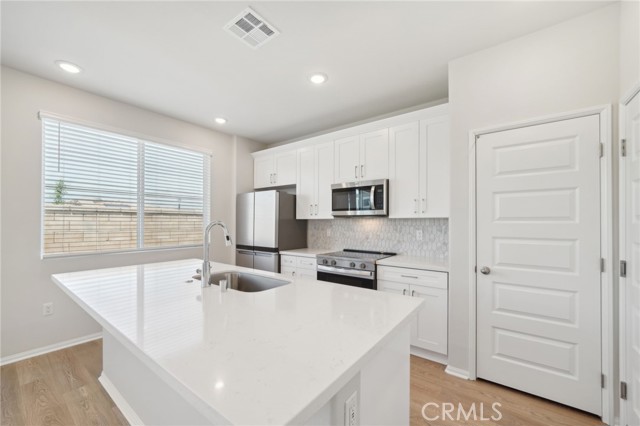 2132 Bergamot Street, Redlands CA: https://media.crmls.org/medias/e873d793-0a0d-43da-8df7-39539261ad0a.jpg