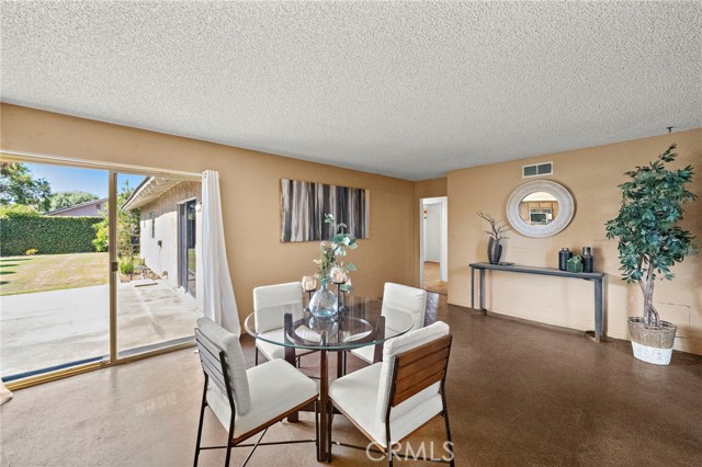 11551 Gladstone Circle, Fountain Valley CA: https://media.crmls.org/medias/e874008b-a422-4cdb-9315-08cb6547121c.jpg