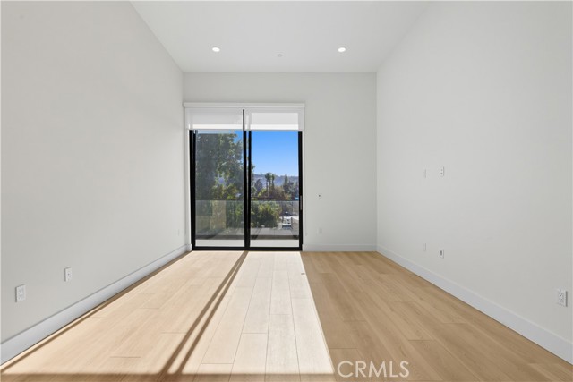Detail Gallery Image 6 of 12 For 12078 Guerin St #305,  Studio City,  CA 91604 - 2 Beds | 2 Baths