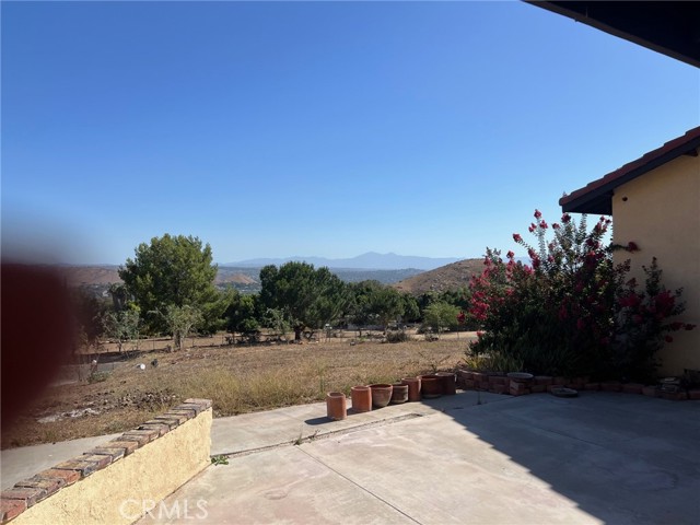 2005 Mt Vernon Avenue, Riverside CA: https://media.crmls.org/medias/e8744785-87dc-4373-a852-c2531f6e72ec.jpg