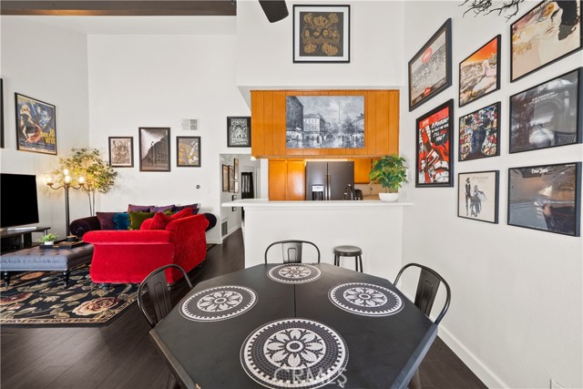 Detail Gallery Image 9 of 43 For 13144 Bromont, Sylmar,  CA 91342 - 2 Beds | 2 Baths