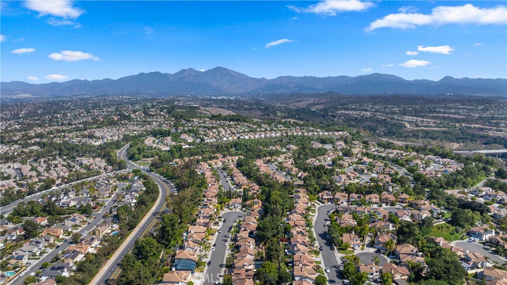 MLS #OC25233872 image #41