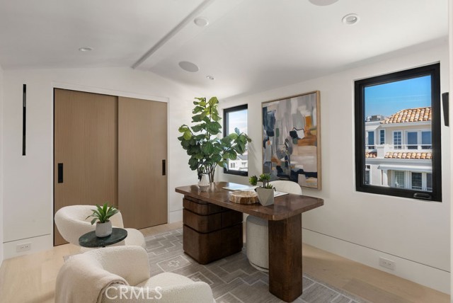 Detail Gallery Image 17 of 21 For 2501 Seaview Ave, Corona Del Mar,  CA 92625 - 4 Beds | 4/1 Baths