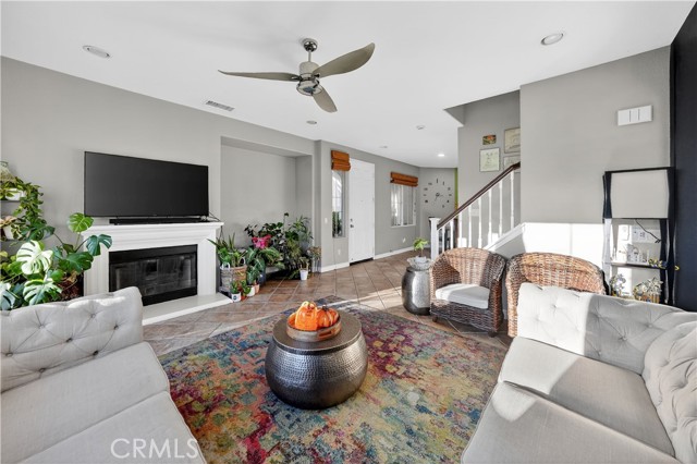 Detail Gallery Image 10 of 33 For 24332 Lorenzo, Valencia,  CA 91355 - 3 Beds | 3 Baths