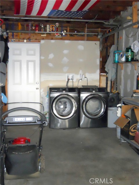 3071 N Crescent Avenue, San Bernardino CA: https://media.crmls.org/medias/e87ab0ae-3ff2-4064-a49b-58d3644dc4ed.jpg