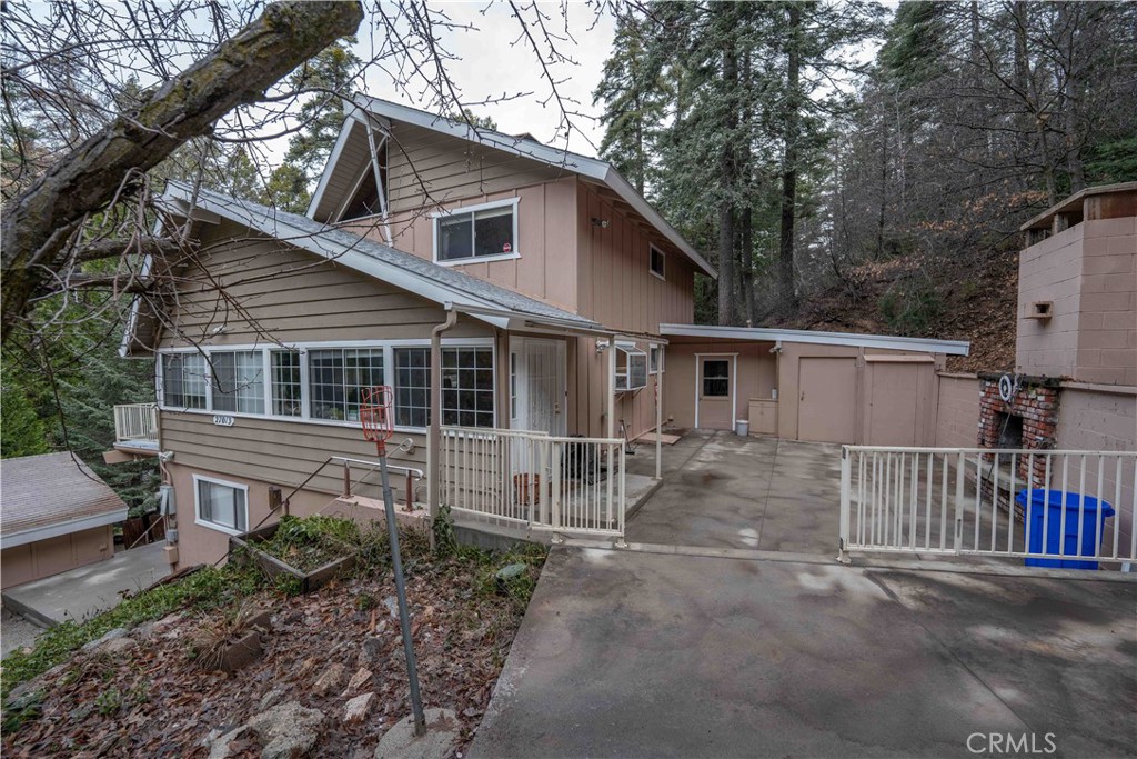 27013 State Hwy 189, Blue Jay, CA 92317