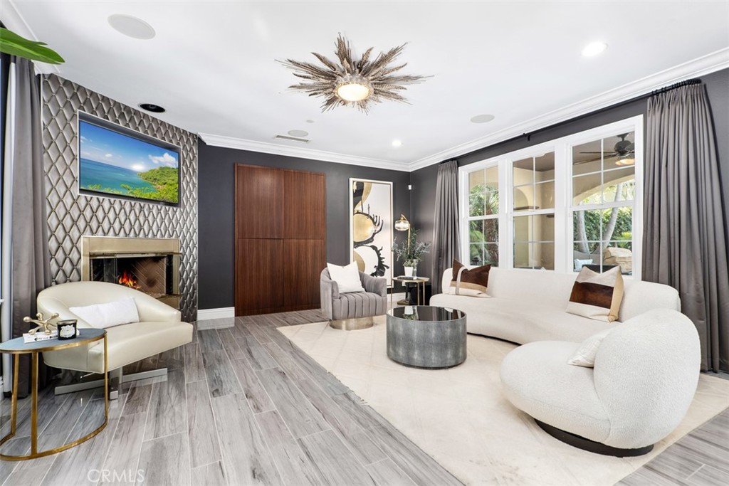 E87b83ba 2805 4ab7 B25b 57bd2537f0af