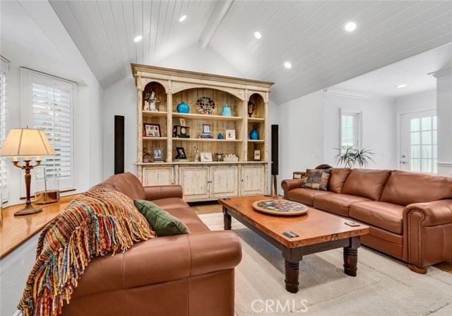 Detail Gallery Image 2 of 49 For 2617 Huntington Ln #B,  Redondo Beach,  CA 90278 - 4 Beds | 2/1 Baths