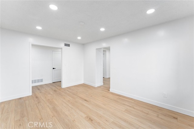 Image 9 of 26 For 8065 Ring Street
