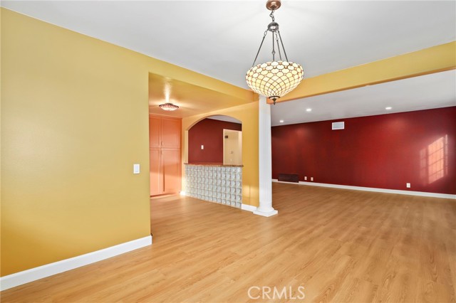 Detail Gallery Image 15 of 43 For 11001 Limerick Ave, Chatsworth,  CA 91311 - 4 Beds | 2/1 Baths