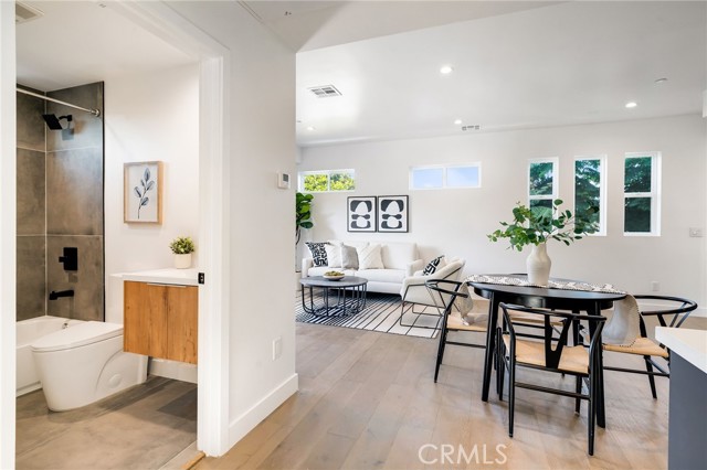 Detail Gallery Image 37 of 47 For 6082 W 18th St, Los Angeles,  CA 90035 - – Beds | – Baths