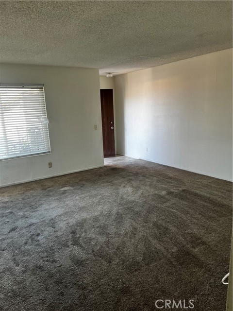 326 s beach blvd, La Habra CA: https://media.crmls.org/medias/e87d44a2-ef35-425b-af62-48d1914c3485.jpg