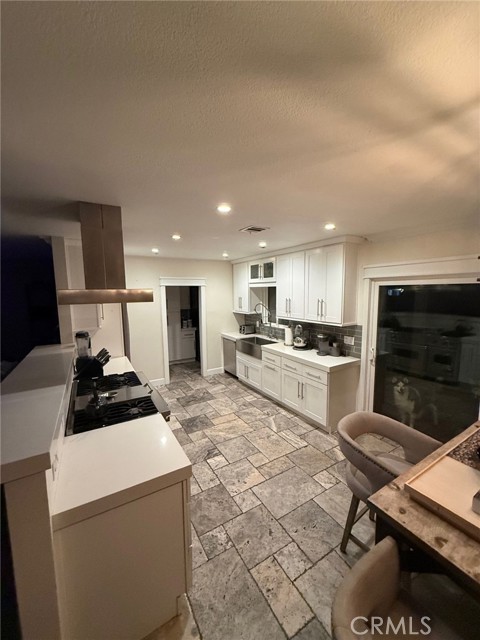 Detail Gallery Image 7 of 13 For 4691 Cathy, Cypress,  CA 90630 - 4 Beds | 2/1 Baths