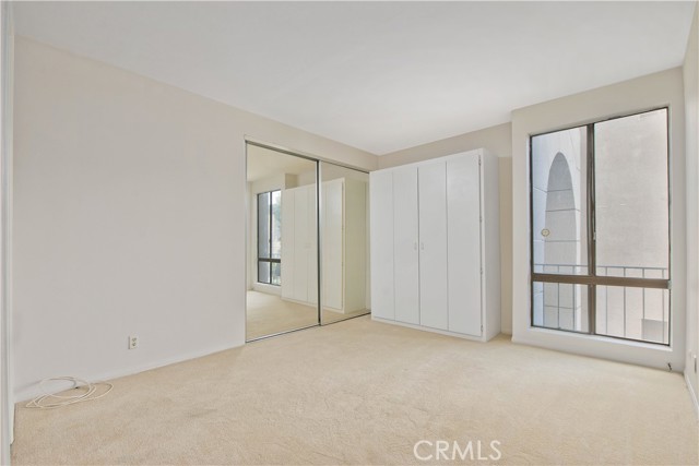 Detail Gallery Image 17 of 26 For 5340 Yarmouth #205,  Encino,  CA 91316 - 2 Beds | 2 Baths