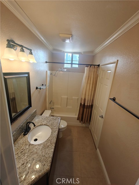 1095 S San Marino Way, Anaheim CA: https://media.crmls.org/medias/e87db4da-6653-4722-bfda-856249f88271.jpg