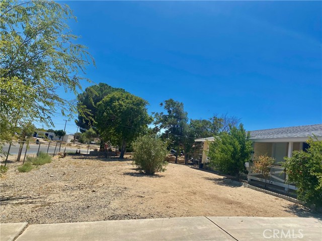 Detail Gallery Image 5 of 23 For 16840 Mackennas Gold Ave, Palmdale,  CA 93591 - 4 Beds | 2 Baths