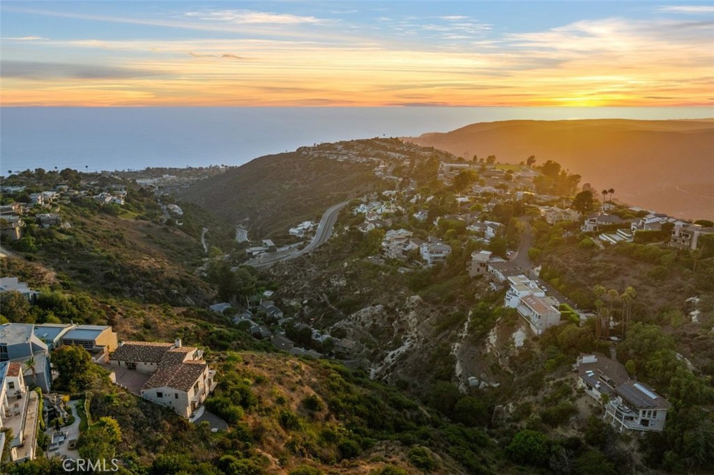 https://media.crmls.org/medias/e87f2eab-60a1-42b1-9135-a26125fd822a.jpg?preset=X-Large