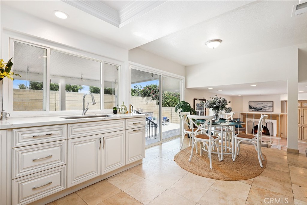 MLS #OC25173182 img 9