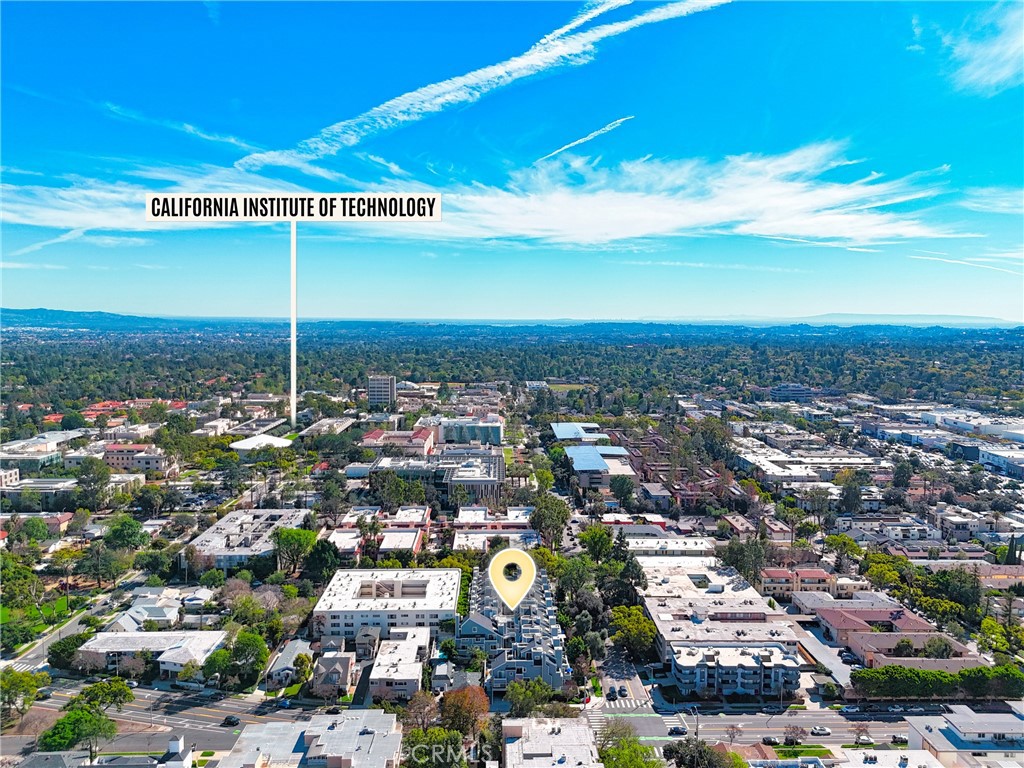 https://media.crmls.org/medias/e8807241-a914-4c9e-812f-8bc71d771367.jpg?preset=X-Large