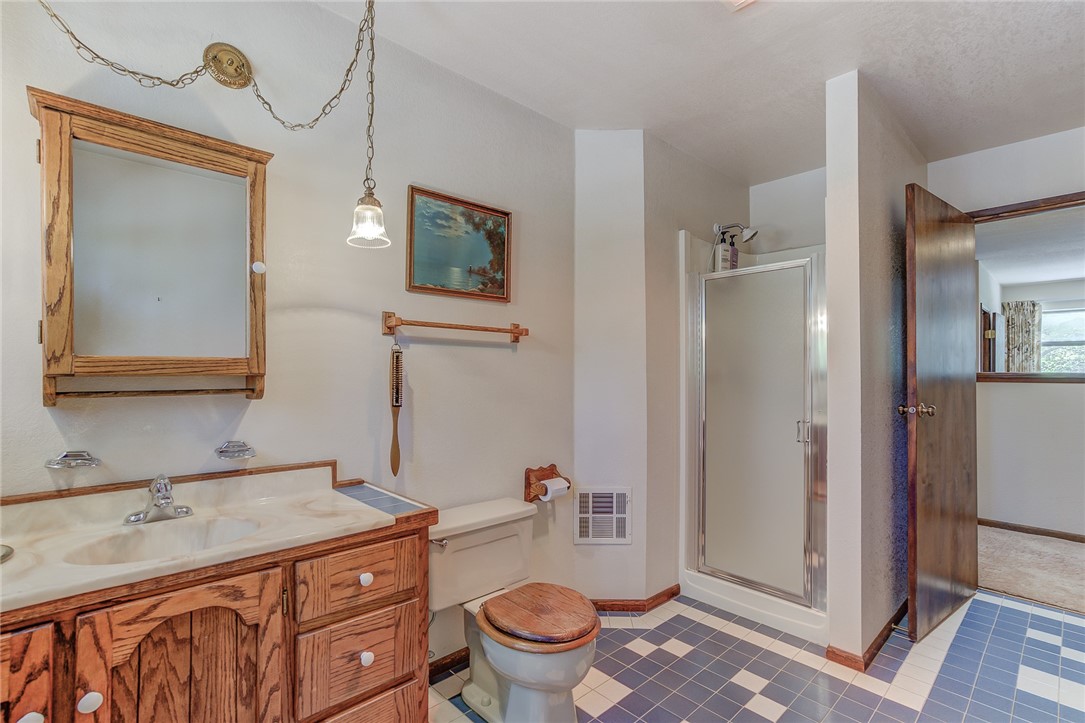 Detail Gallery Image 56 of 73 For 9809 N. Old Stage Road, Weed,  CA 96094 - 4 Beds | 3/1 Baths