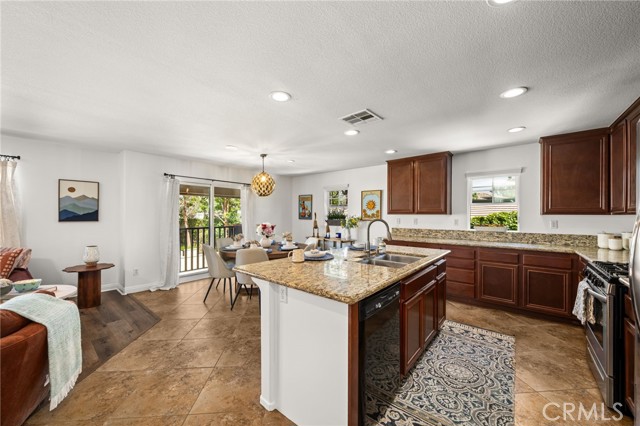 Detail Gallery Image 6 of 37 For 8090 Cornwall Ct #33,  Rancho Cucamonga,  CA 91739 - 2 Beds | 2 Baths