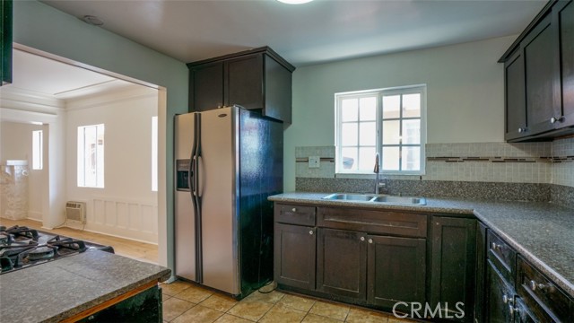 856 W 47th Street, Los Angeles CA: https://media.crmls.org/medias/e881c659-7fa2-4da6-814a-4cb45b5789dc.jpg
