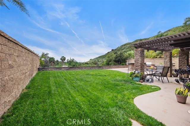 4 Chisholm Trail, Trabuco Canyon CA: https://media.crmls.org/medias/e8820ec1-9ff5-4125-8d2c-52471dcf891d.jpg