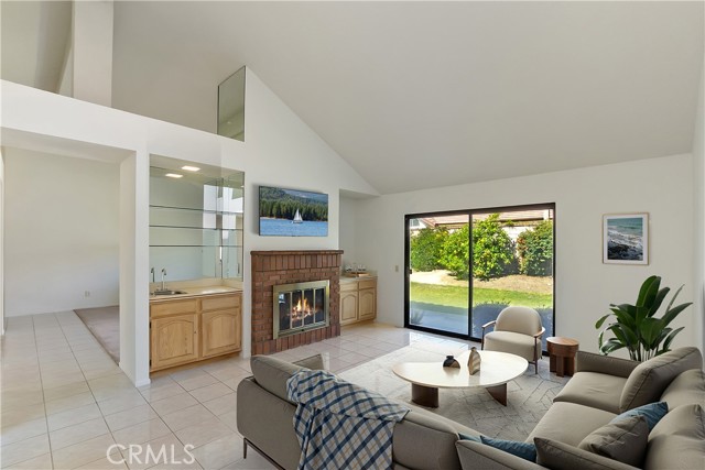 45355 Mesa, Indian Wells CA: https://media.crmls.org/medias/e883961c-ab76-4ded-b09d-ec17e572d635.jpg