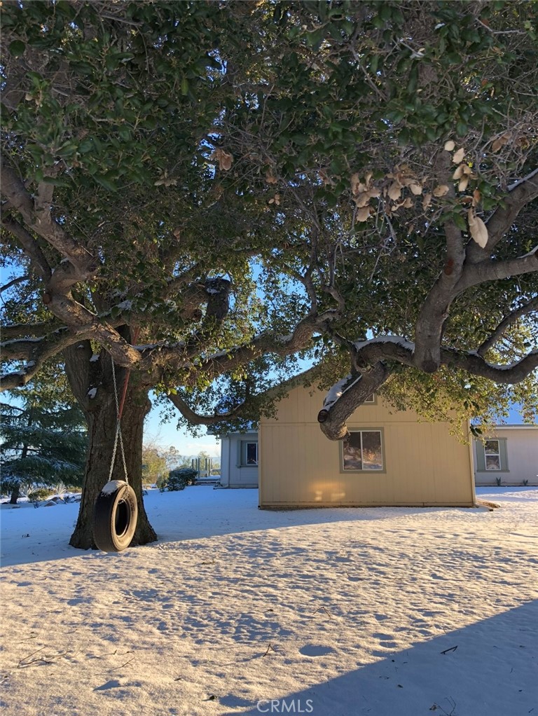 https://media.crmls.org/medias/e883fdf9-d679-405a-8269-7e2719331f53.jpg?preset=X-Large