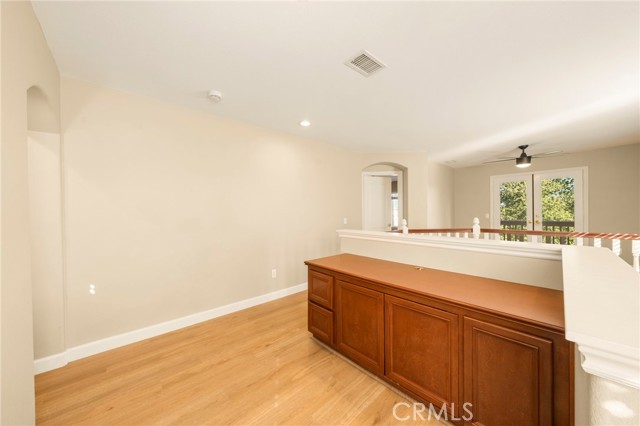 Detail Gallery Image 31 of 75 For 26640 via Bellazza, Valencia,  CA 91381 - 3 Beds | 2/1 Baths