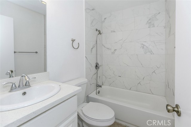 Detail Gallery Image 16 of 27 For 914 E Elk Ave #4,  Glendale,  CA 91205 - 20 Beds | 20 Baths