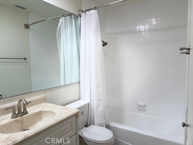 https://media.crmls.org/medias/e884d572-a9d4-4228-a0bf-9523b4e20361.jpg?preset=X-Large