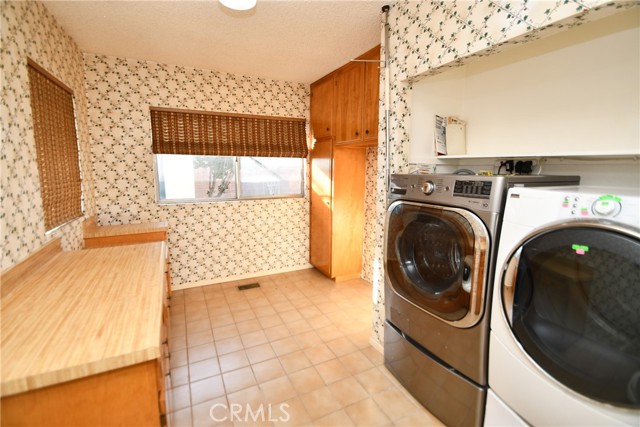 Detail Gallery Image 14 of 56 For 13841 Ocana, Bellflower,  CA 90706 - 3 Beds | 2 Baths