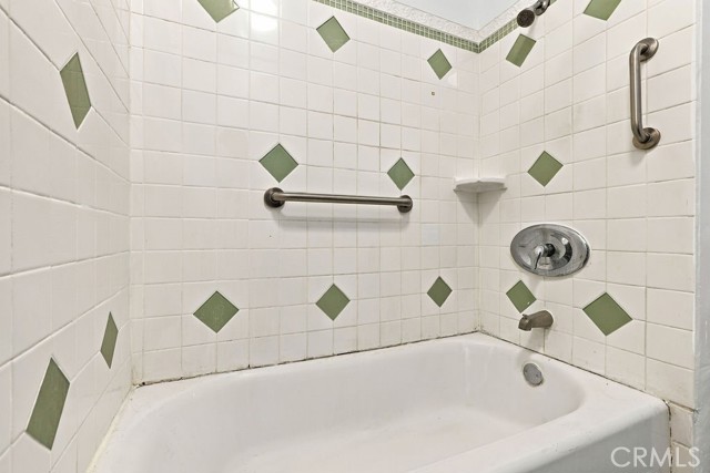 1731 La Cresta Drive photo 23
