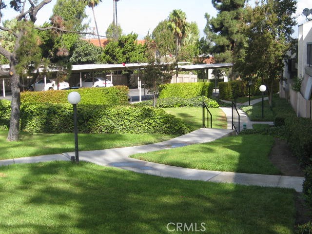https://media.crmls.org/medias/e8868de5-b38a-467c-9870-61d16d29d31f.jpg?preset=X-Large