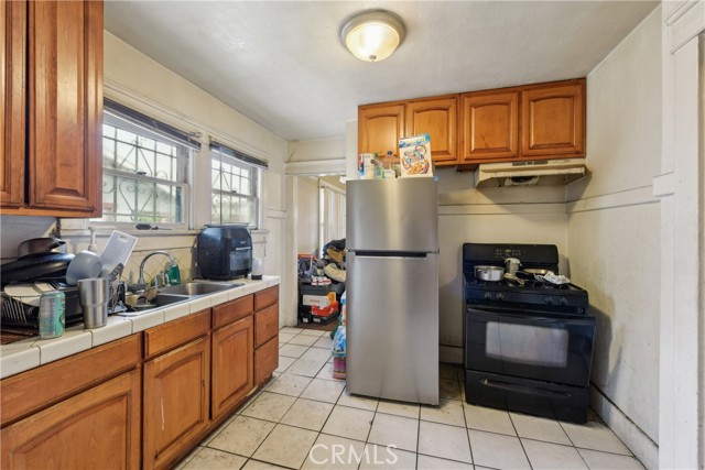 Detail Gallery Image 6 of 11 For 231 W 88th St, Los Angeles,  CA 90003 - 4 Beds | 3 Baths