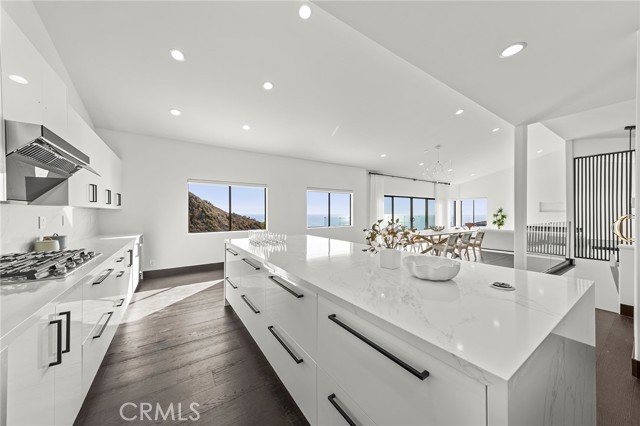 Detail Gallery Image 20 of 53 For 685 Nyes Pl, Laguna Beach,  CA 92651 - 3 Beds | 2/1 Baths