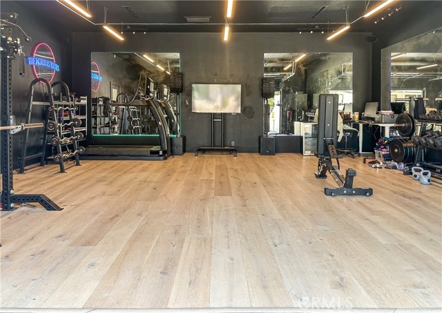 9808 Downey Avenue, Downey CA: https://media.crmls.org/medias/e888e8c6-4a68-45f8-8473-e52b5fcb716a.jpg